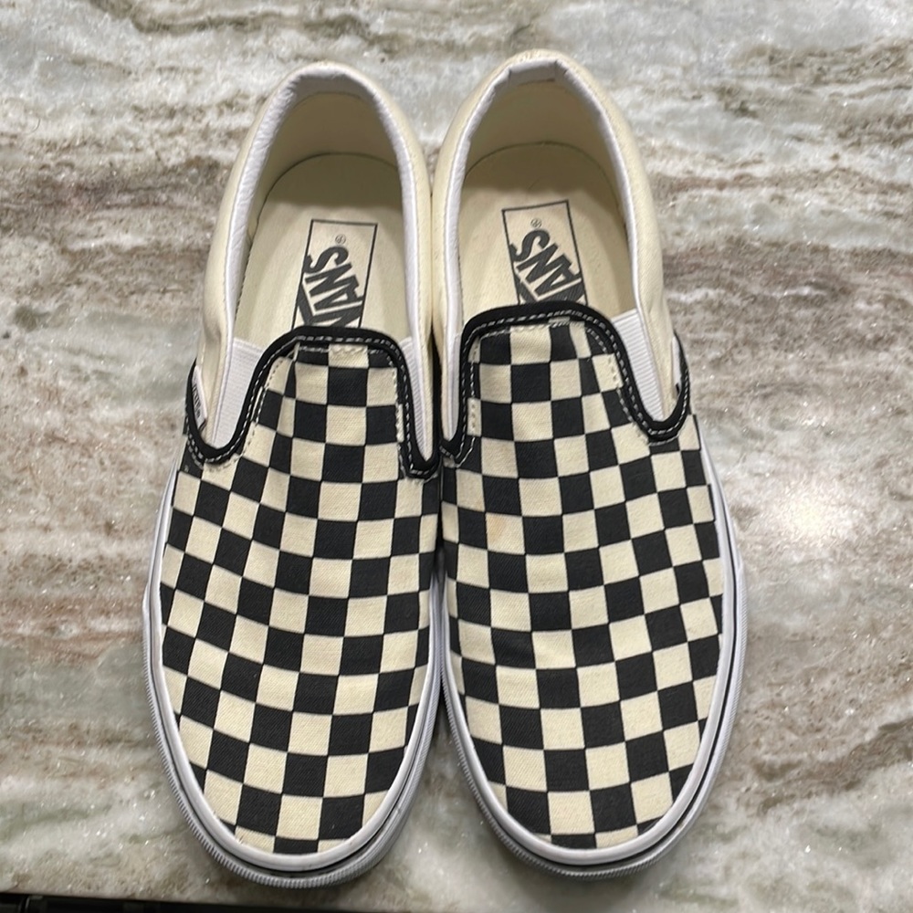 Checkered vans 8.5